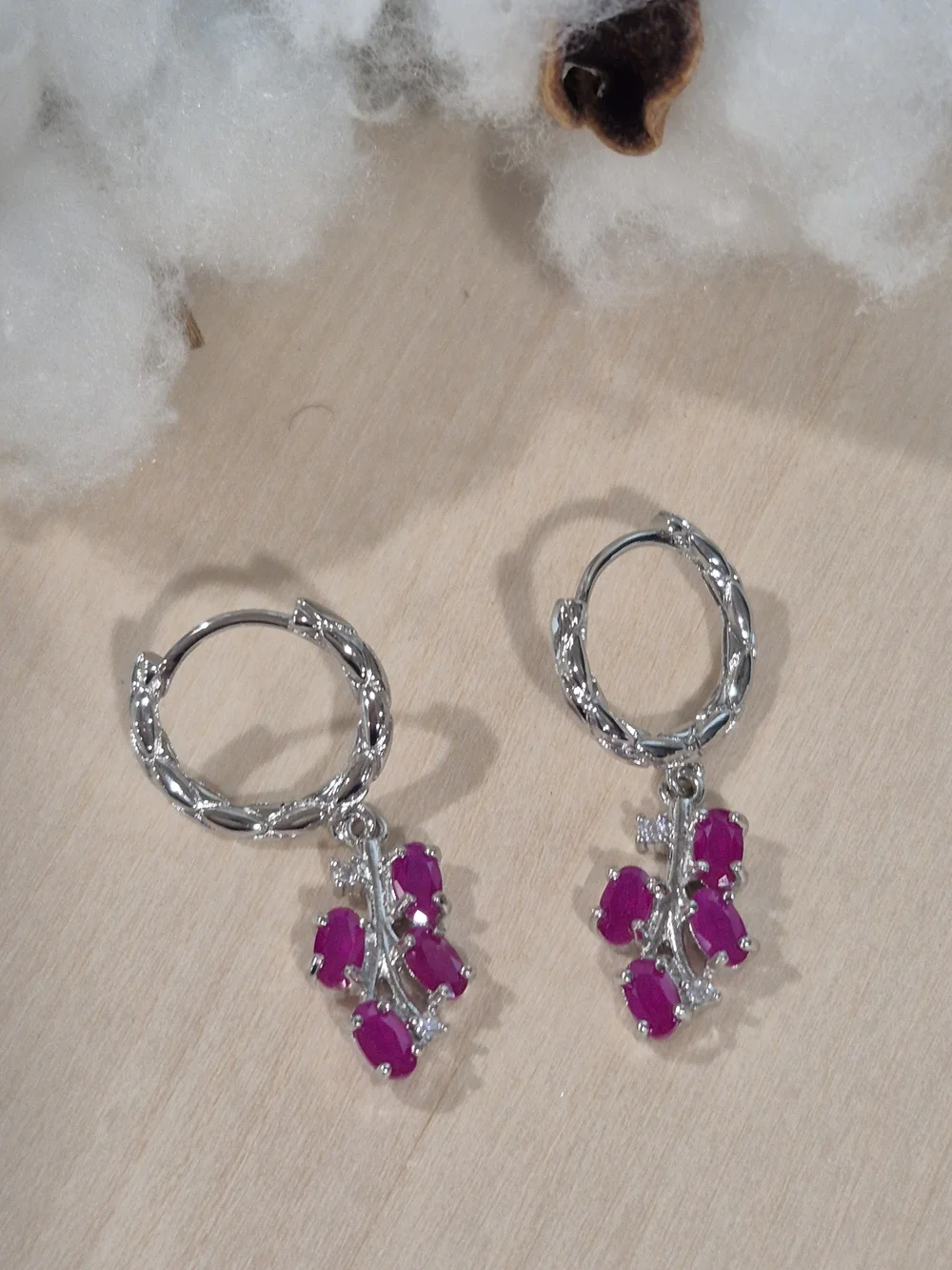 🎉🎉NEW🎉🎉 STUNNING!! SS Oval RUBY Hoop Dangle Earrings